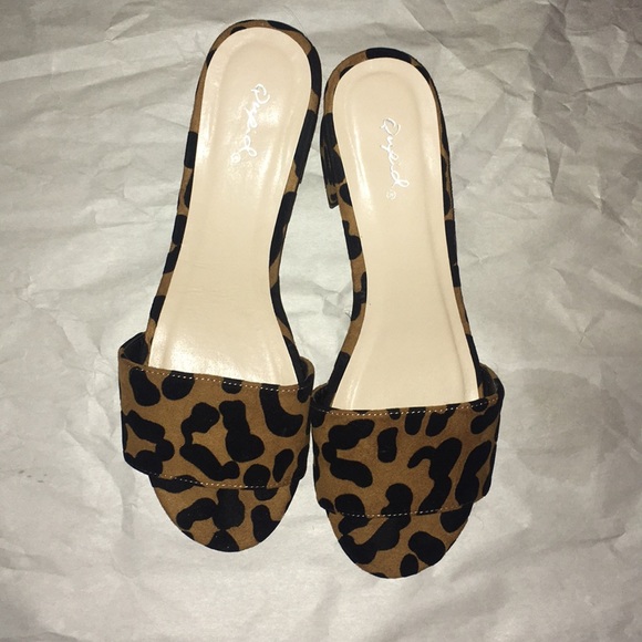 Qupid Camel Black Leopard Mule Sandal/US 8 - Picture 2 of 4